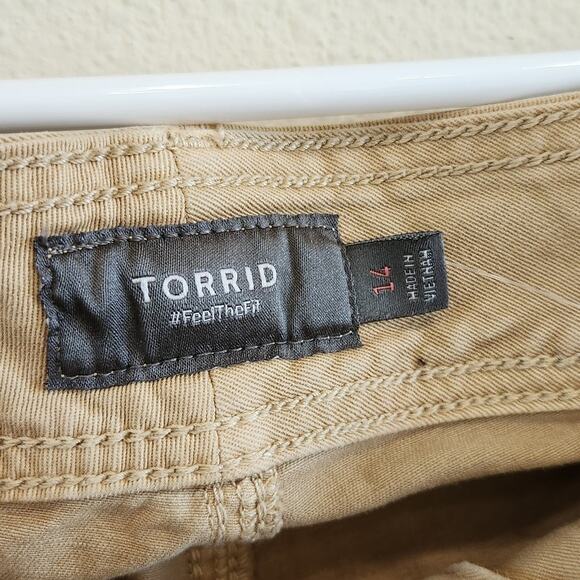 Torrid Mid Rise Slim Straight Leg Chino Pants Flat Fronts Khaki Size 14 - Picture 5 of 11